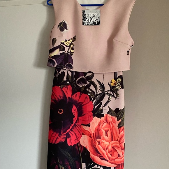 Hope and Ivy 2 in 1 Pencil Dress with Placement Floral by ASOS - Picture 3 of 6